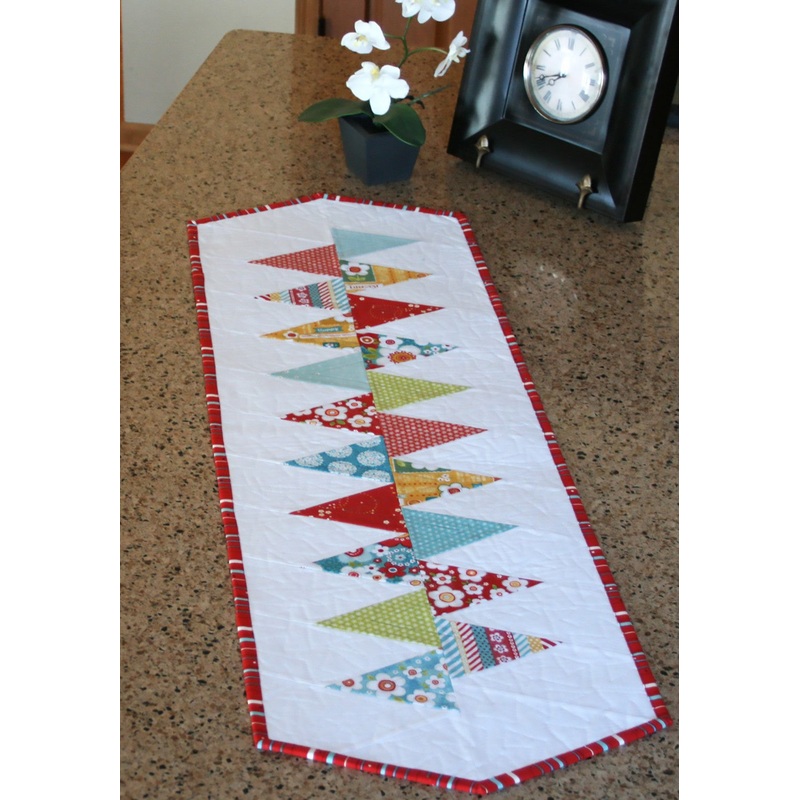 Winding Road - Table Runner pattern CLPGER004
