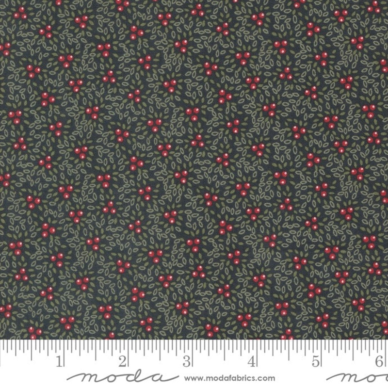 A Christmas Carol - Berries - Ebony