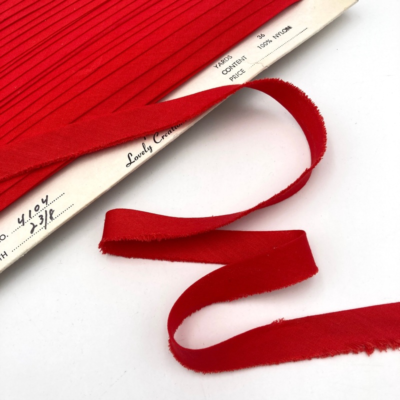 3/4 Holly Berry | Single Fold Bias Tape