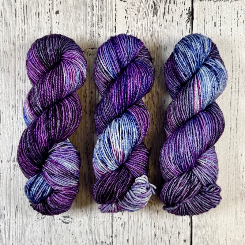Alexandrite Effect - Merino DK / Light Worsted - Dyed Stock