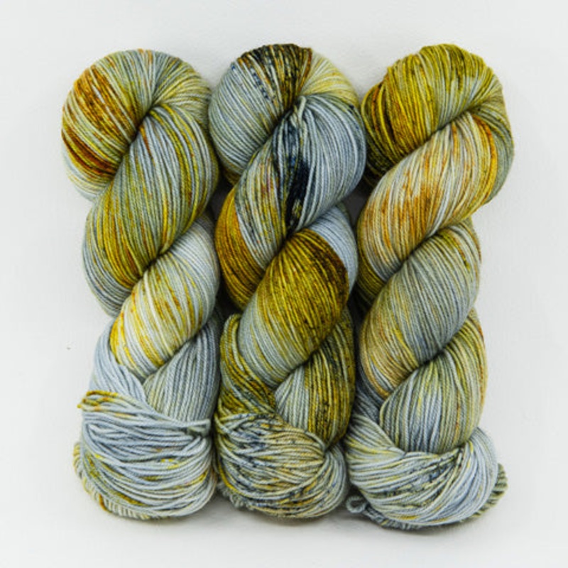Bee Happy - Merino DK / Light Worsted - Dyed Stock