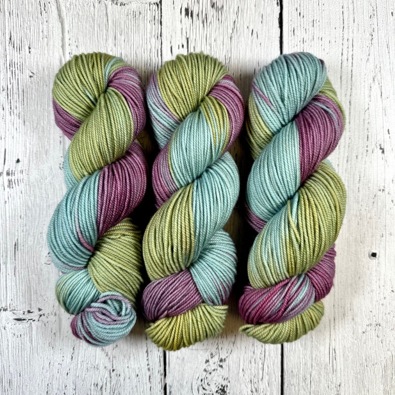 Water Lily in Merino / Light Worsted DK Weight
