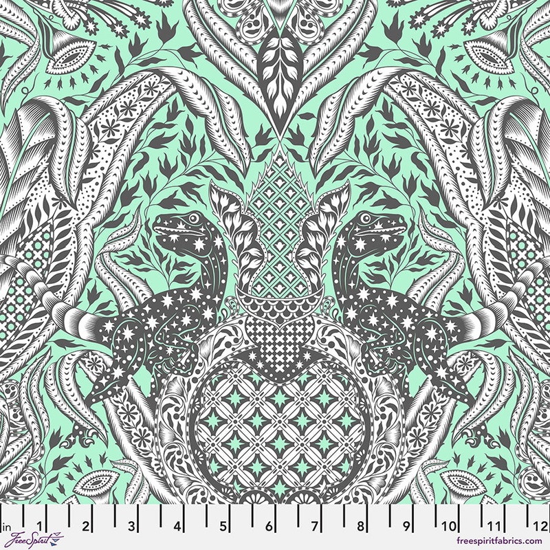 Roar! GIFT RAPT-MINT: PWTP224.MINT - by Tula Pink (1/2 yd.)