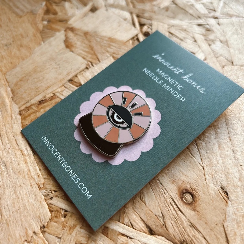 Crystal Ball Magnetic Needle Minder