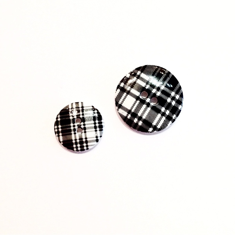 Black and White Tartan Button-18 mm & 25 mm