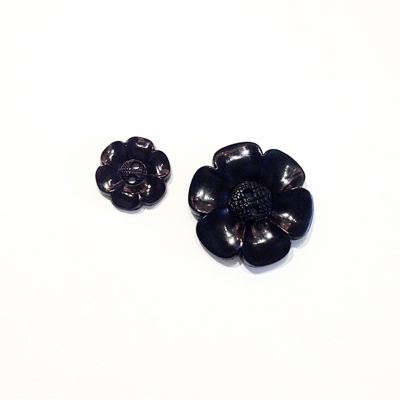 Black Flower Buttons-22 mm & 38 mm