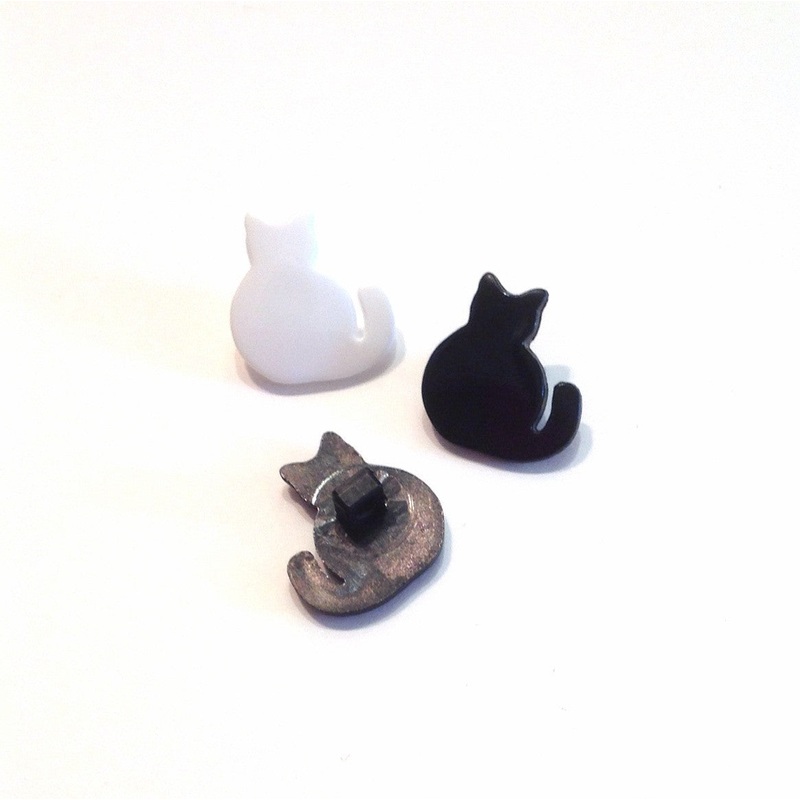 Cat Button-Black & White-20 mm