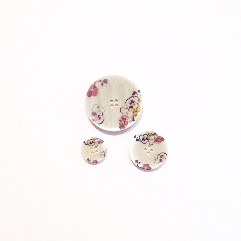 Cream button with Hibiscus Flowers