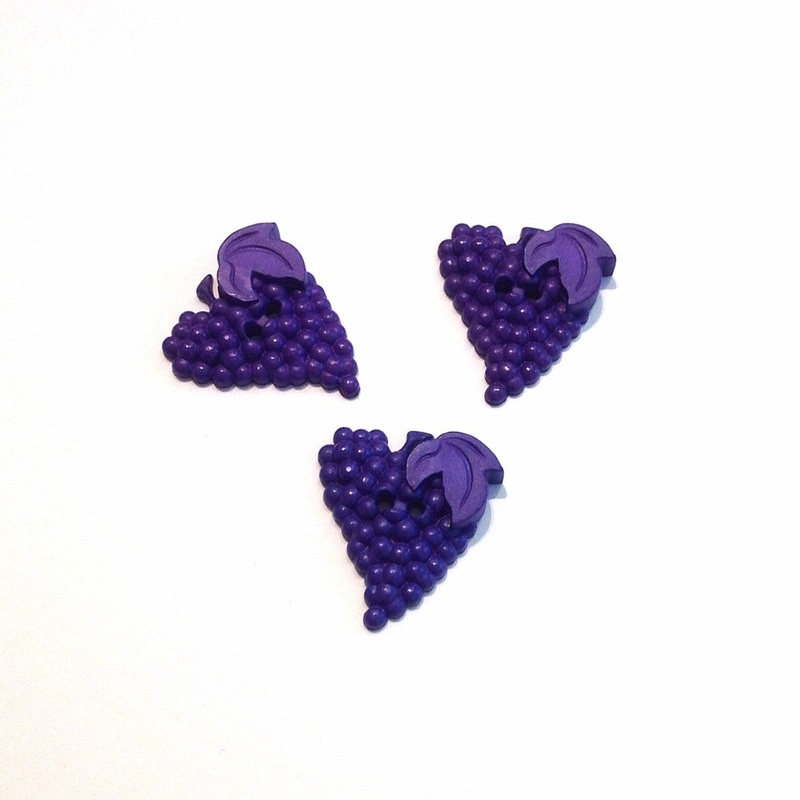 Purple Grape Button-32 mm