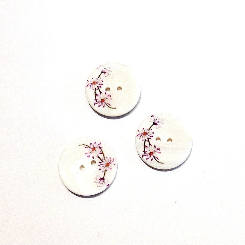 Shell Daisy Button-25 mm