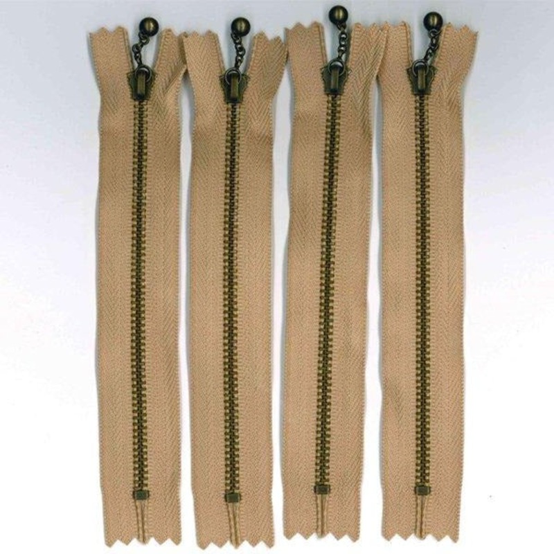 7 1/2 Beige Zipper Pack