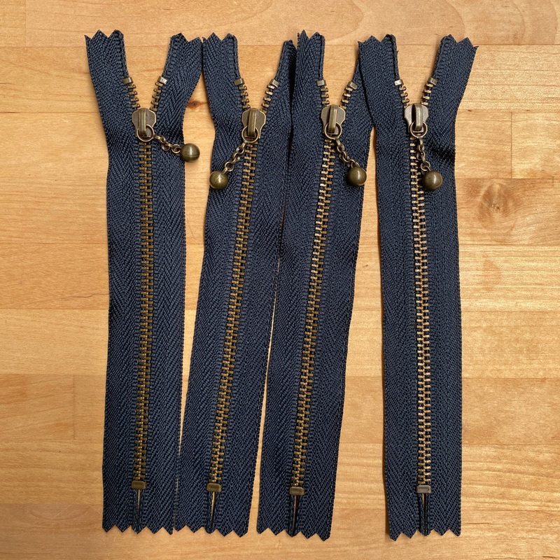 5 Navy Zipper Pack