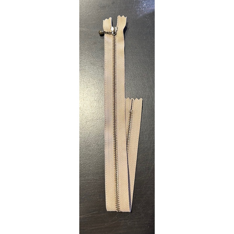 13 1/2 Beige Zipper