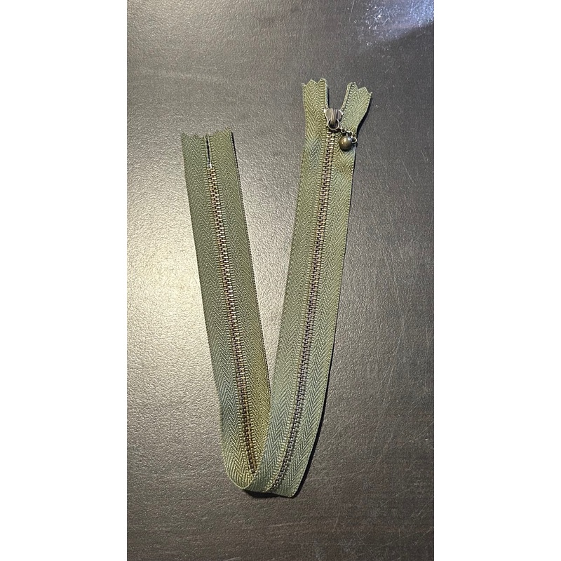 13 1/2 Olive Green Zipper