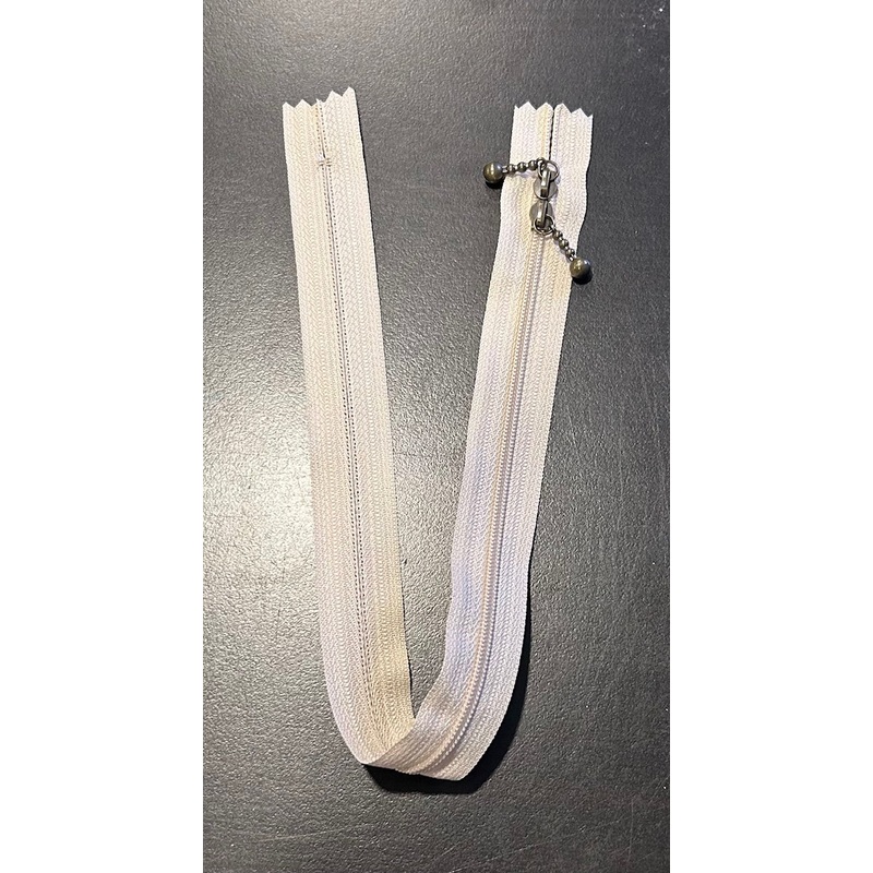 15 1/2 Mixed Double Ended Zipper - Beige