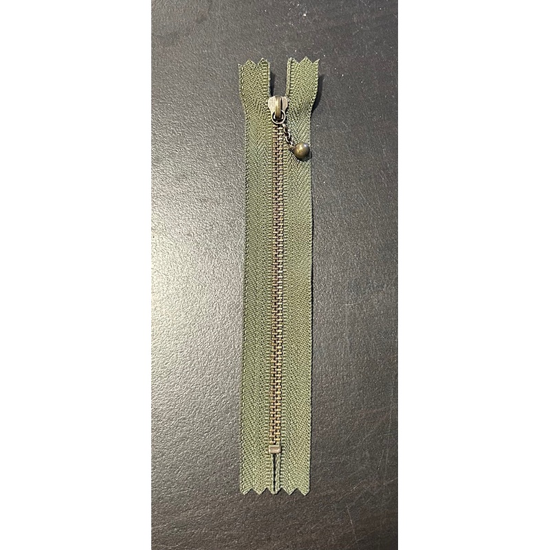 4 1/2 Moss Green Zipper
