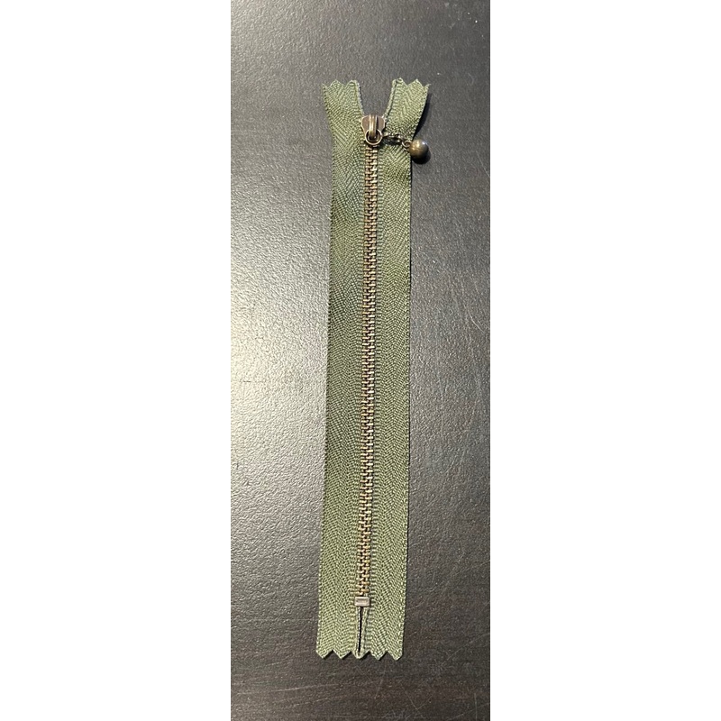 5 1/2 Moss Green Zipper