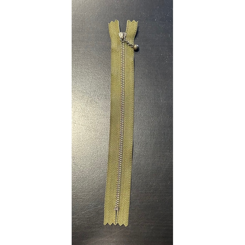 7 1/2 Moss Green Zipper