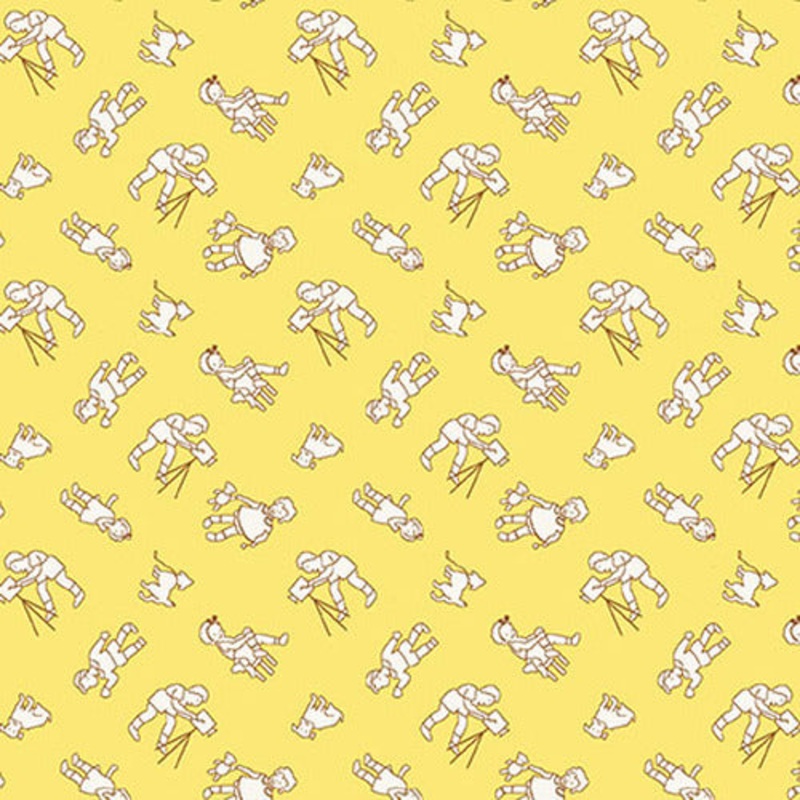 Nana Mae III - Yellow Photographer and Kids