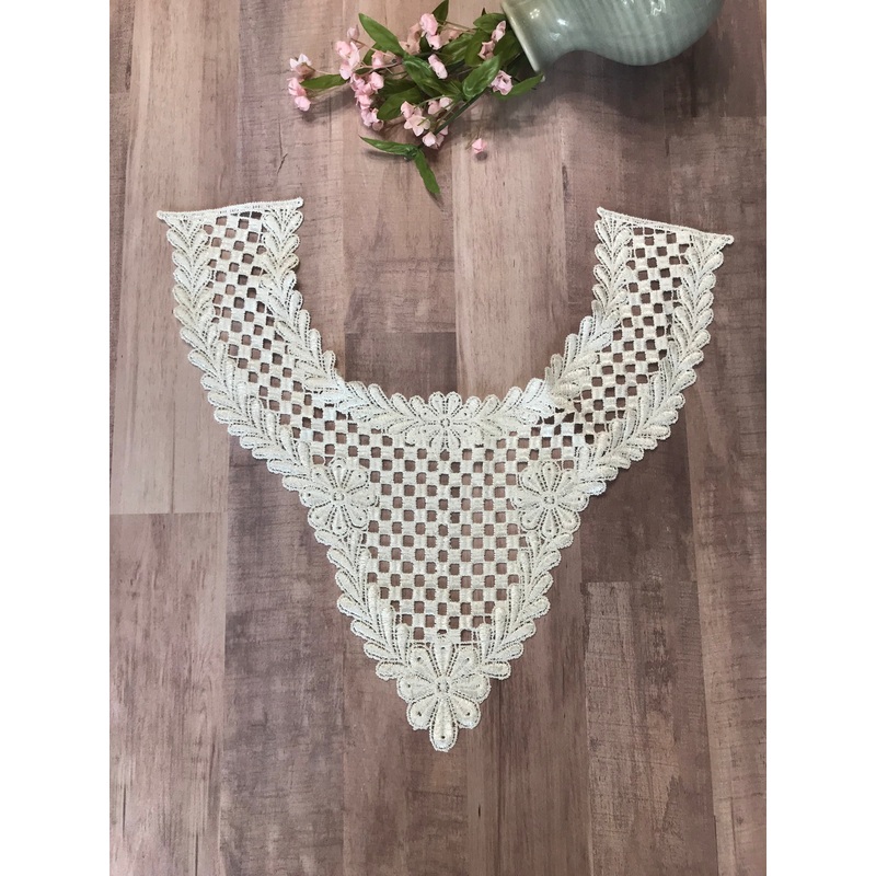 Off White Collar Applique