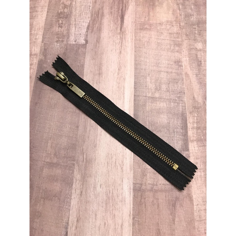 #5 Bronze on Black 7 Zipper