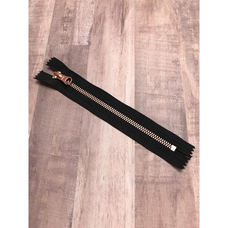 #5 Rose Gold on Black 7 Zipper