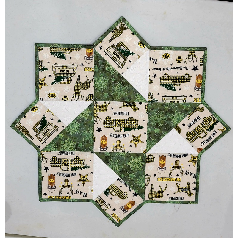 Kit  Iowa University Stella Christmas Topper