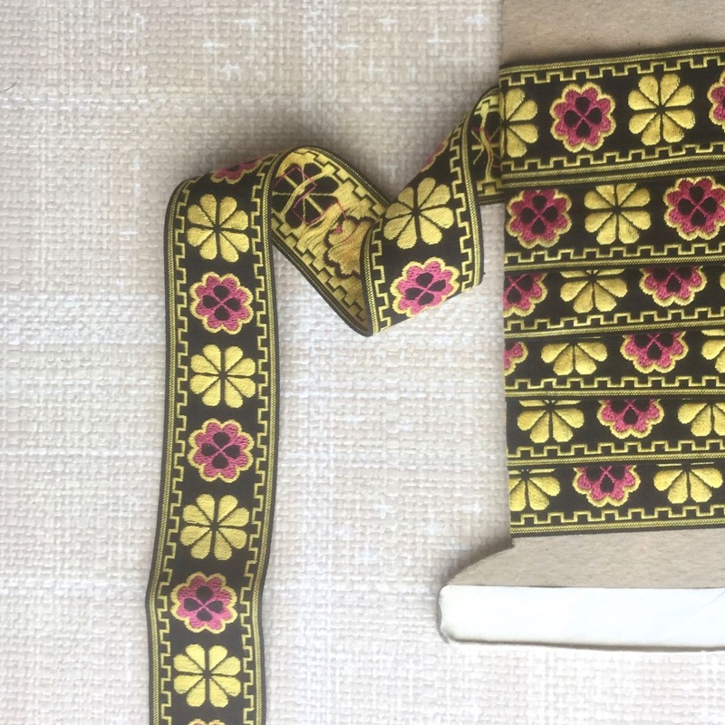 Geometric Vintage Flower Ribbon Trim