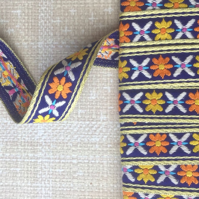 Vintage Cotton Daisy Trim-Yellow/navy
