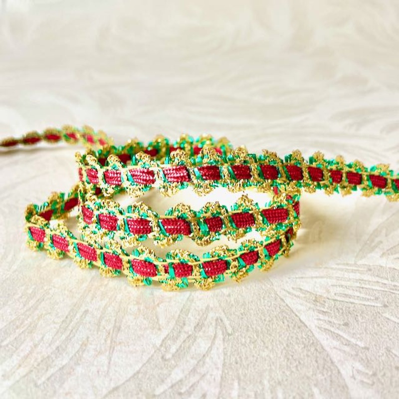 Metallic Scalloped Loop Braid w/ Inset