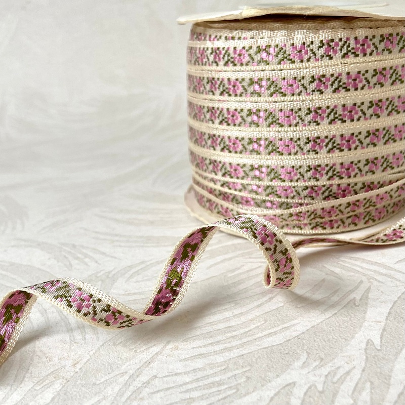 Narrow Floral Jacquard