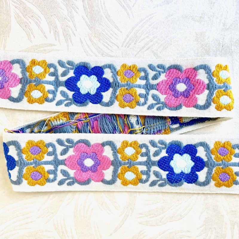 Floral Jacquard-Blue Pink Gold