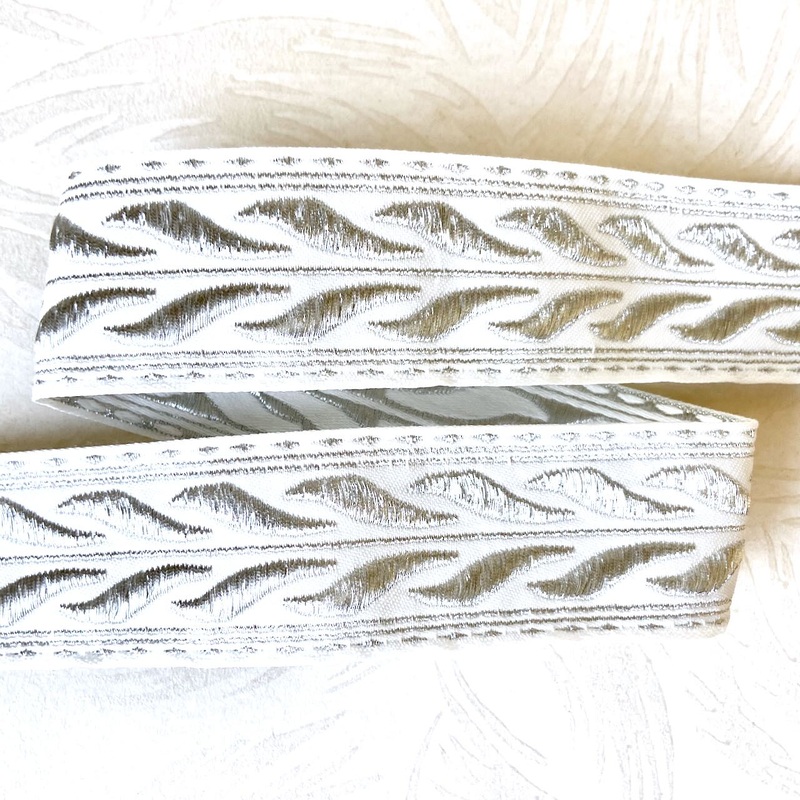 Large Leaf Metallic Jacquard-Antique Gold Black 1-3/4"