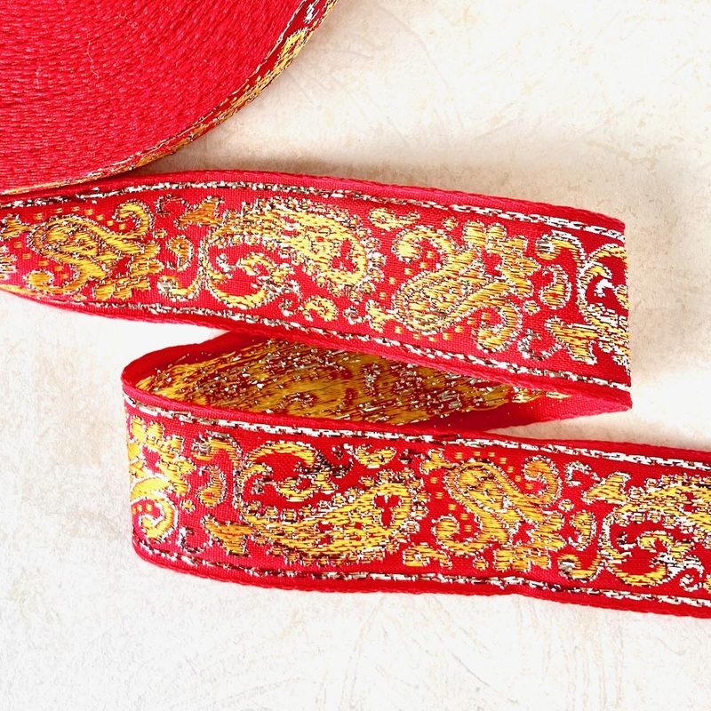 Metallic Paisley Jacquard-Red & Gold