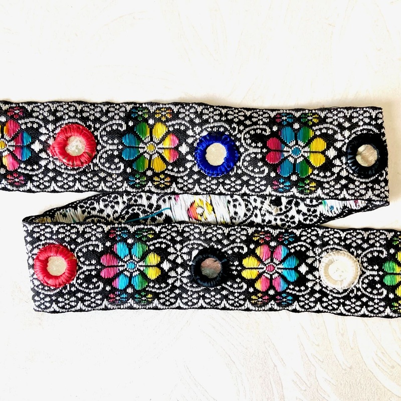 Rainbow Fancy Mirror Jacquard-Multicolor on Black