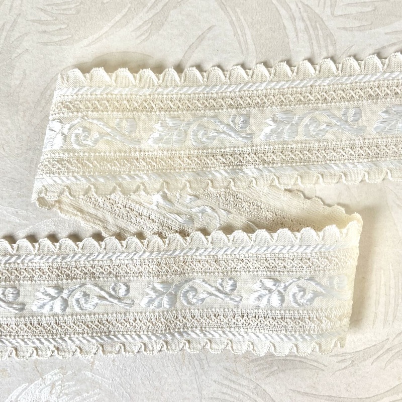 Scalloped Edge Lace Jacquard Ribbon