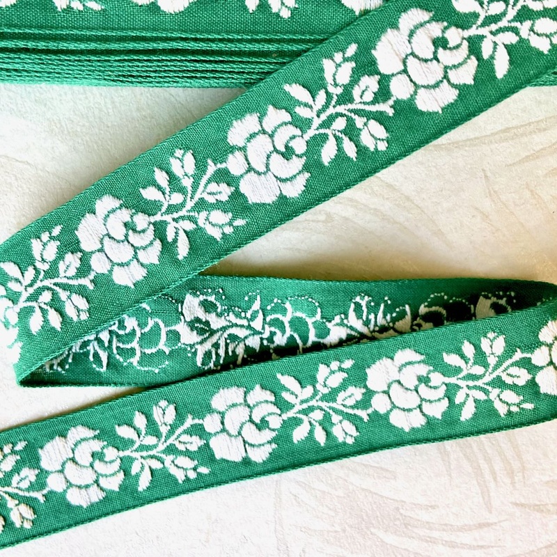 White & Green Floral Jacquard - Vintage