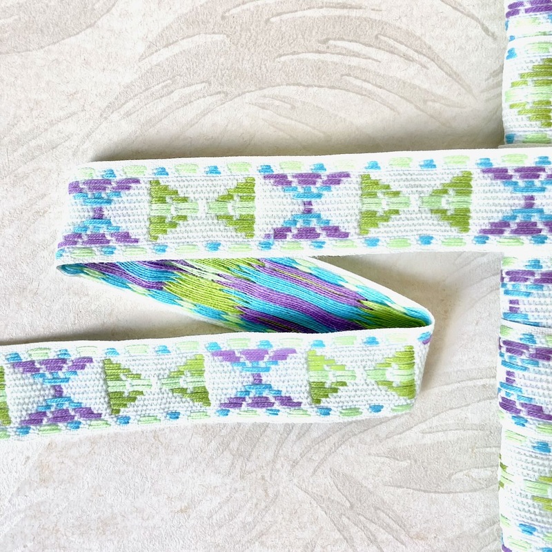 Arrow X Jacquard-Green, Blue & Purple on White