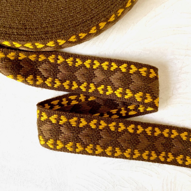 Chunky hearts Jacquard-Brown-By the Yard & 28 Yard Roll