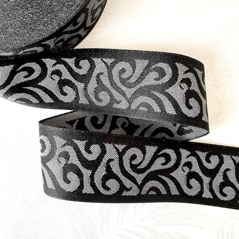 Flourish Reversible Jacquard-Black & Gray