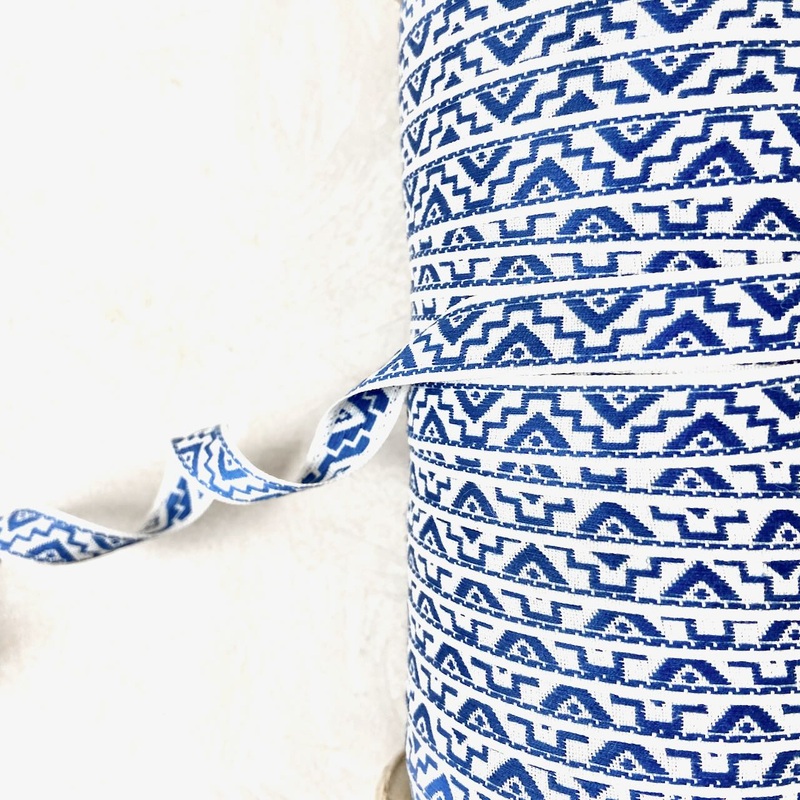 Geometric Jacquard-Blue