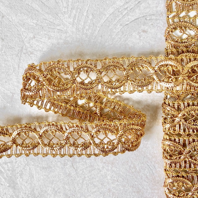 Metallic Gold Continuous Circles Trim