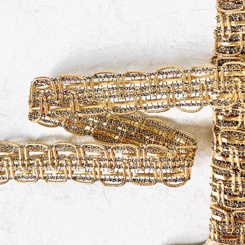 Metallic Gold Open Weave Scalloped Trim