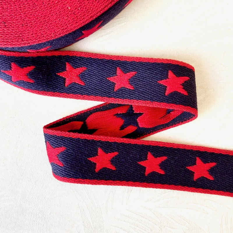 Star Jacquard-Red on Navy