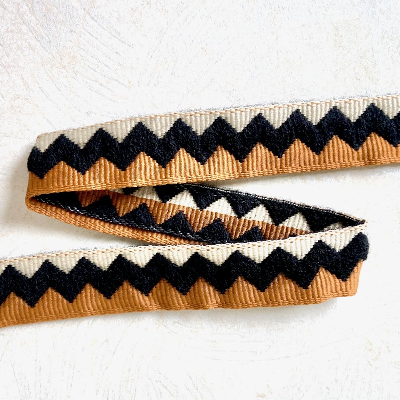 Zig Zag Jacquard-Tan, Black, Brown