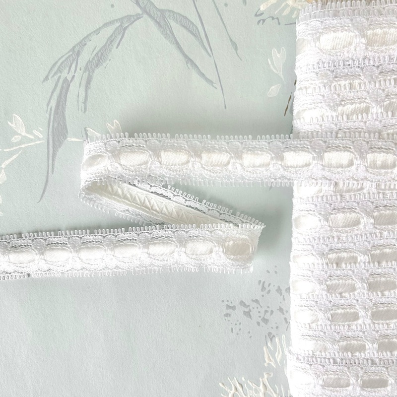 Lace w/ Inset-White & Ivory