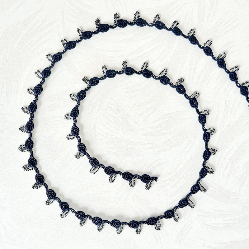 Rococo Braid With Metallic Loop