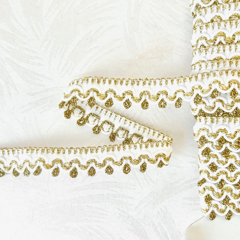 Scallop & Loop Decorative Metallic Braid