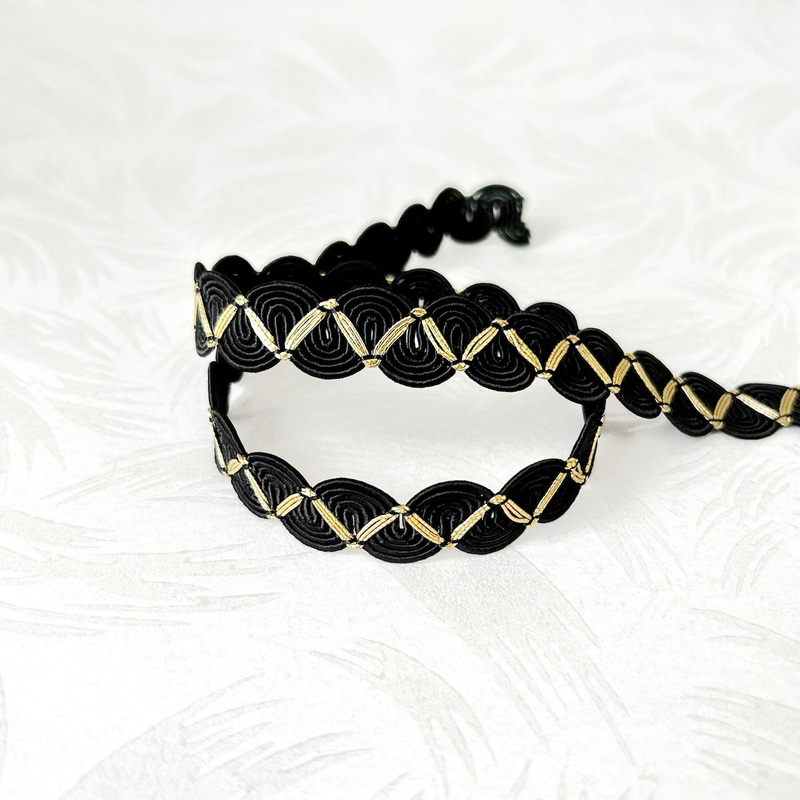 Wavy Line Gimp Passementrie-Black & Gold