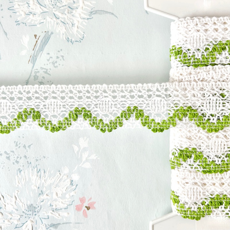 Zig Zag Cluny Lace-White & Green